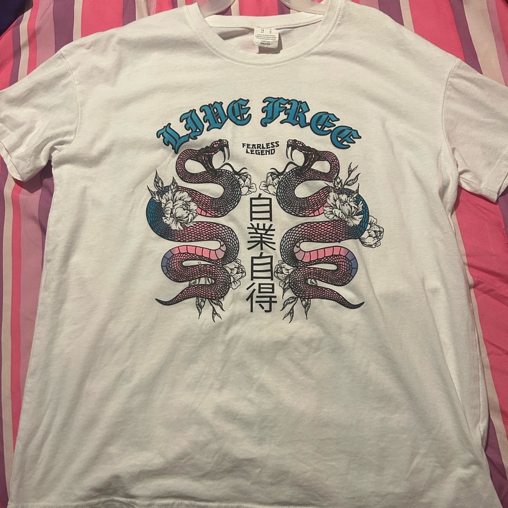 Women’s Graphic Tshirt